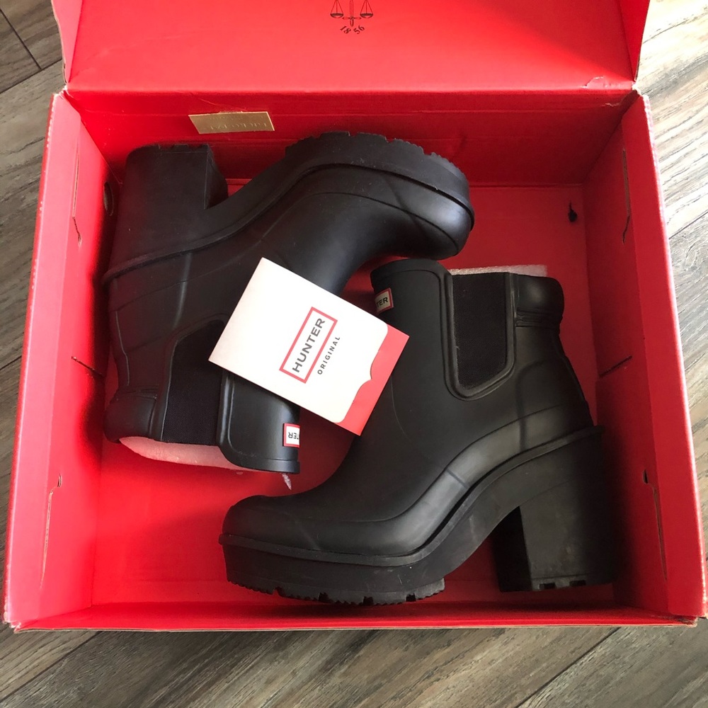RARE Hunter Chelsea Block Heeled Booties